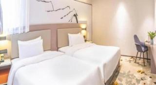 GreenTree Eastern Chongqing Yangjiaping Pedestrian Street Mixc Hotel - 8
