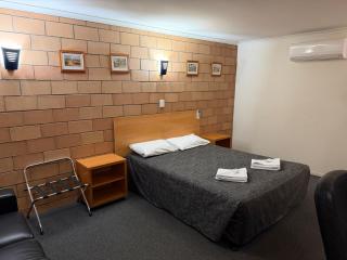The Lodge Village & Motel, Moranbah - 2