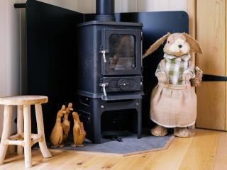 Herbie's Shepherds Hut at Shepherds Lodge Retreat and Wellness - 6