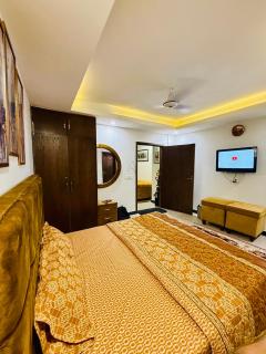 1 Bed Furnished Apartment Bahria Town phase 7 bin chiragh Heights one Bedroom Flat Rwp Isb - 8