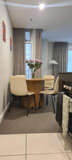 Affordable & Cozy CBD getaway with Free wine!! - 6