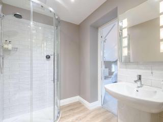 4 Bed in Scarborough 79522 - 2