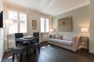 Novella Goldoni Suite-by Florence Concierge - 4