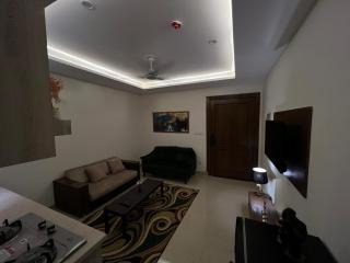 Elegant Emerald Retreat - 1