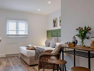 1 Bed in Newport 95453 - 7