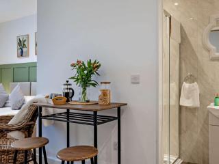 1 Bed in Newport 95453 - 3