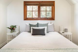 Beautiful 2BR Rainforest Retreat Free Wifi - 4