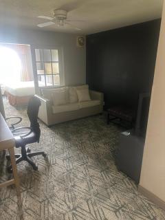 Country Inn & Suites by Radisson, Bloomington-Normal West, IL - 1