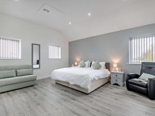 4 Bed in Branston 94516 - 3