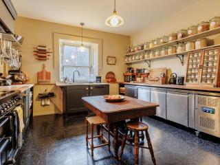 5 Bed in Dunkeld 90844 - 2