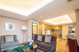 Regal Plaza Hotel & Residence Waigaoqiao - 2