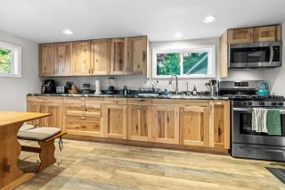 Historic Lake Geneva Outpost Speakeasy House - 4