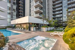 Sky-High Luxury Over The Gabba City Views Pool - 7