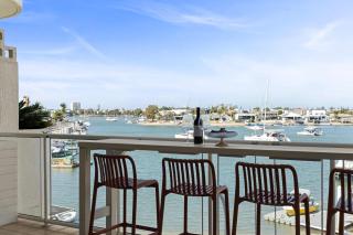 Serenity Waters Riverfront Retreat - Walk to Mooloolaba - 8