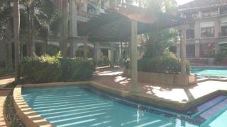 OYO Home 90533 Nomadic Town Condo - 2