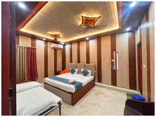 Hotel Ayodhya Rama-yana Palace Near Ramjanam Bhumi - Onsite Parking & Free Wifi Facilities - Fully-Air-Conditioned Rooms - Best Hotel In Ayodhya Book Quickly - 2