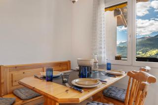 Panoramic View with Balcony, Fireplace and Parking - 5