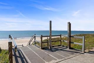 Santai Sands - Bribie Island 4BD Home - 8