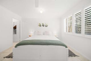 Santai Sands - Bribie Island 4BD Home - 1