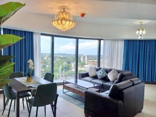 Minimalist 1BR Condo with NETFLIX at AEON TOWERS near Abreeza Mall by Rico - 9