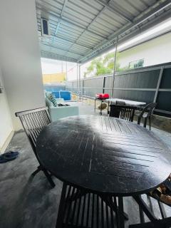 Spacious Family Homestay in Durian Tunggal with Private Pool - 6