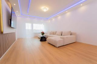 Sky Lux Apartments - 0