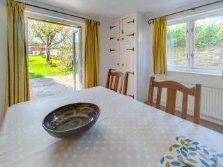 2 Bed in Isle of Purbeck IC096 - 5