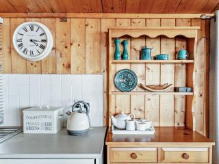 2 Bed in Aberdovey DY050 - 1