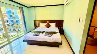 Hotel Hollywood Inn Love Patong - 0
