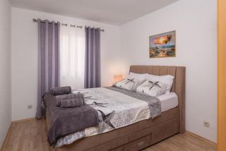 Aqua Maris Apartments - 8