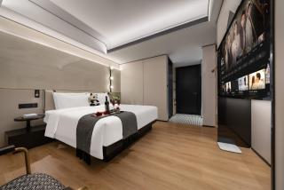 Moon Crescent Hotel, Quixinglou Street, Kuanzhai Alley, Chengdu - 1