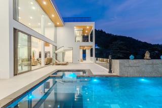 V255 Huge Brand-New 7BR Pool Villa Rooftop View - 0