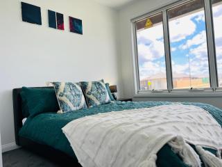 Modern 4 Bed 4 Bath Family friendly Villa - 2