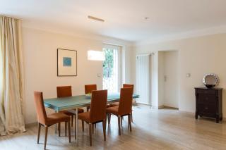 Charming Garden Apartment - 2