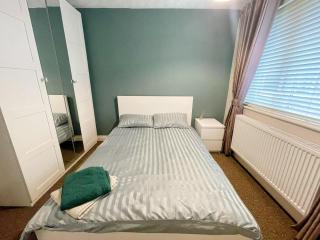 Detached 3-Bedroom House, Durham - 5