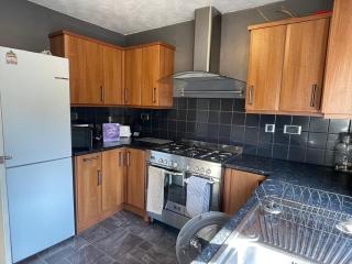 Detached 3-Bedroom House, Durham - 9