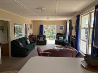 Get off the grid in Waimarama - 4