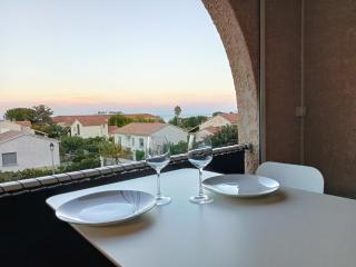 studio à 100m de la plage et de la piscine - 9