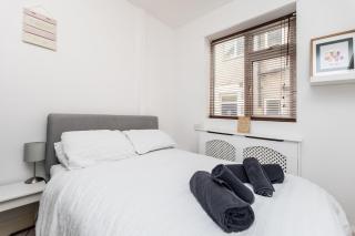 Beautiful 2 Bedroom Flat on Street Lane - 9
