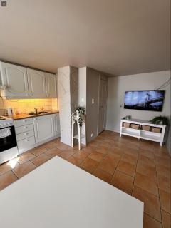 Bright and centrally studio with Oceanview - 5