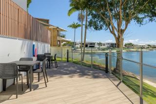 Broadbeach Waterside 2BR Luxury Apt - 7