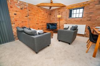 Spacious 2 Bedroom Apartment in Central Newark - 0