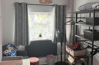 1 Bed Sleeps 2 with Private Garden - 3
