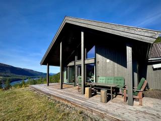 Modern cabin with panoramic view, sauna and fire pit - 2