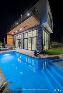 5 bedrooms 5 bathrooms LUXURY House with pool - 0