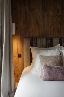 Luxury Chalet Black Mountain - 4BR, Sleeps 10, Fireplace, Mountain Views & Garden - Megève - Megève - 2