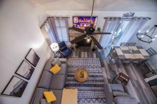 Cozy 2BR Townhouse with Mountain Views & BBQ - 1