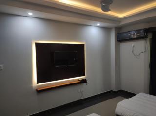 Mahnoor Living Apartment Peshawar - 6