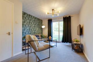 Pass the Keys Ground Floor Apartment with Free Parking - 5