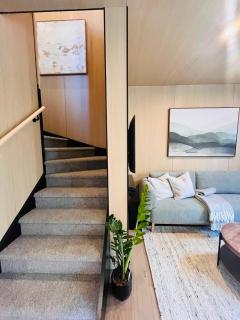 Ski Villa & carpark, a retreat close to everything - 9